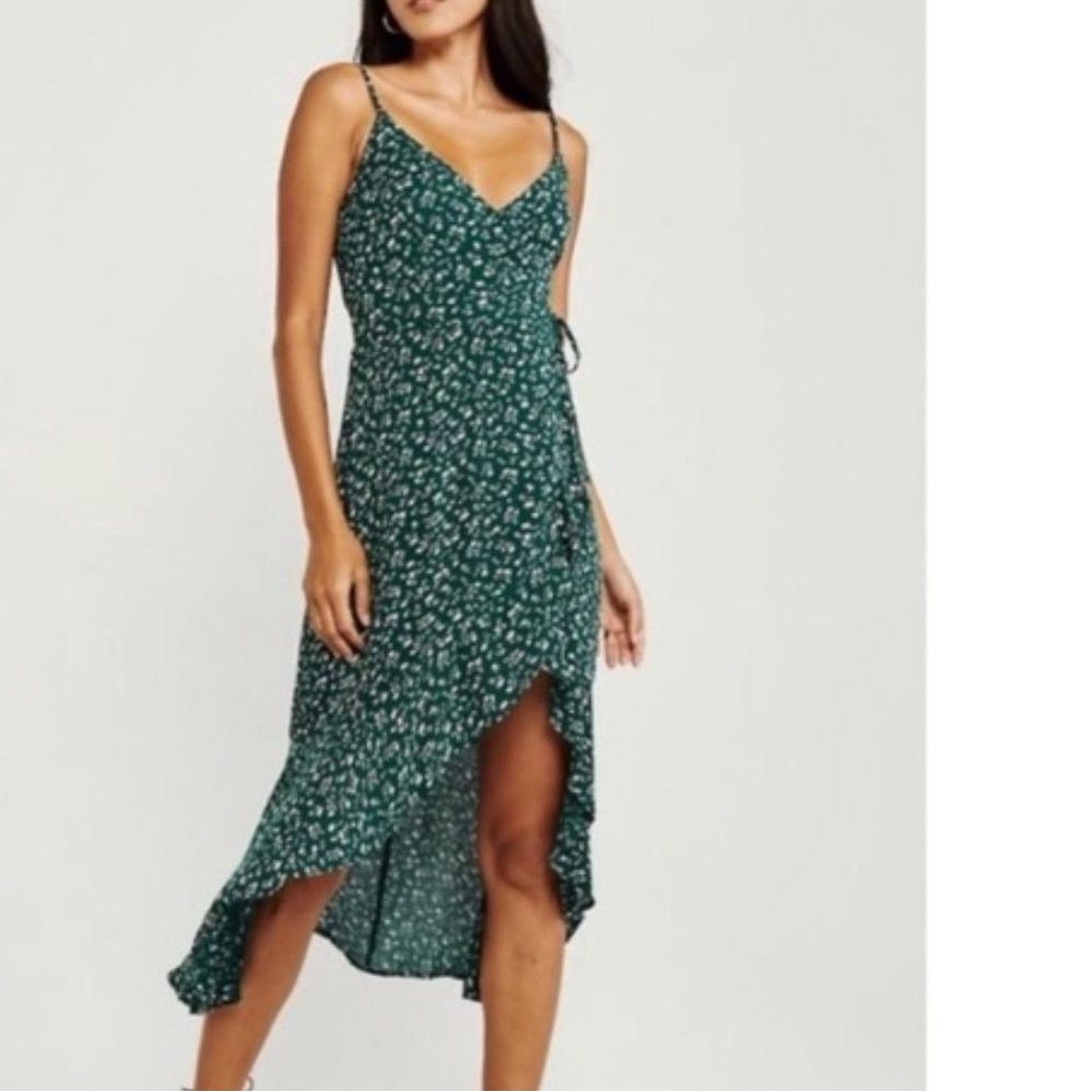 🪴✨ Abercrombie & Fitch Dark Forest Green Floral High-low Wrap Dress in Size M
